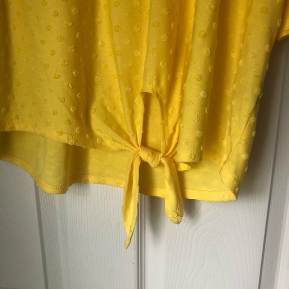 Boutique Top - Picture 2 of 5